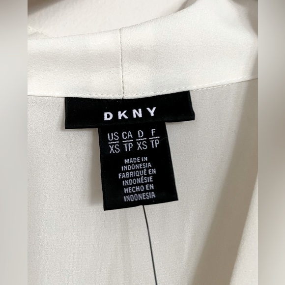 NEW Donna Karan beautiful and delicate blouse. Off white. A must in a closet. - Picture 5 of 7
